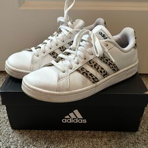 Cheetah Print Grand Court